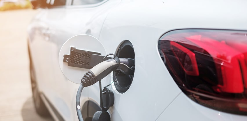 Wybieramy samochód elektryczny do 30 tys. zł! Jak przygotować garaż na elektryka?